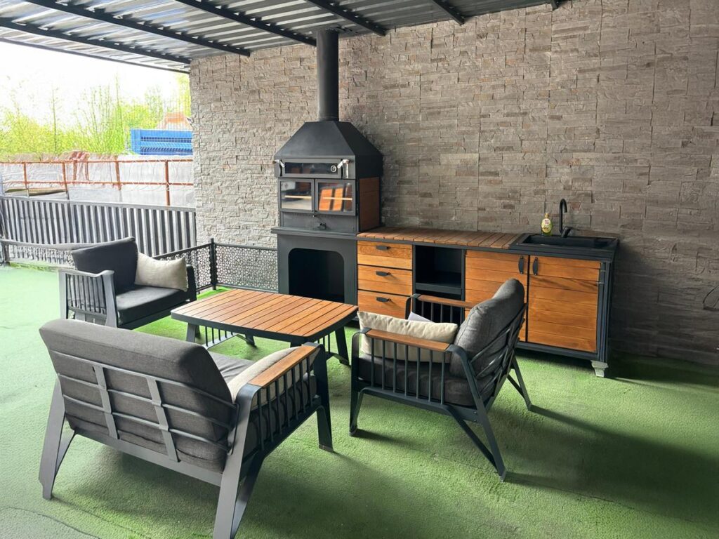 Batı Şömine- Barbekü
